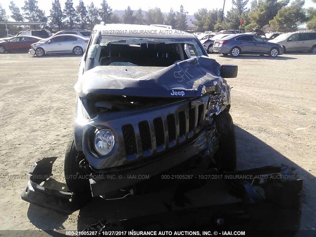 1C4NJPBB6HD141671 - 2017 JEEP PATRIOT SPORT GRAY photo 6