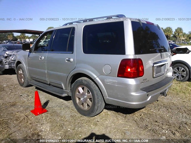 5LMFU27R73LJ38936 - 2003 LINCOLN NAVIGATOR SILVER photo 3