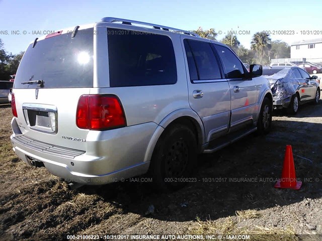 5LMFU27R73LJ38936 - 2003 LINCOLN NAVIGATOR SILVER photo 4