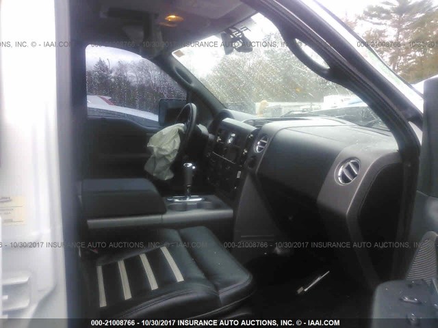 1FTPW14506FA40951 - 2006 FORD F150 SUPERCREW WHITE photo 5