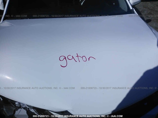 4T1BF1FK3CU517811 - 2012 TOYOTA CAMRY SE/LE/XLE WHITE photo 10