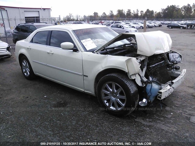 2C3LA53G38H224908 - 2008 CHRYSLER 300 TOURING WHITE photo 1