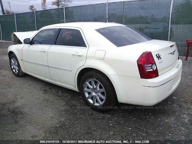 2C3LA53G38H224908 - 2008 CHRYSLER 300 TOURING WHITE photo 3