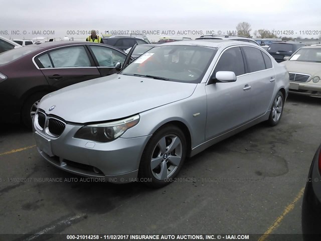 WBANF735X6CG69310 - 2006 BMW 530 XI SILVER photo 2