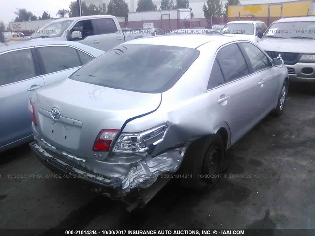 4T4BE46KX8R035113 - 2008 TOYOTA CAMRY CE/LE/XLE/SE SILVER photo 4