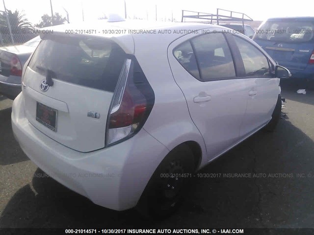 JTDKDTB31G1123557 - 2016 TOYOTA PRIUS C WHITE photo 4