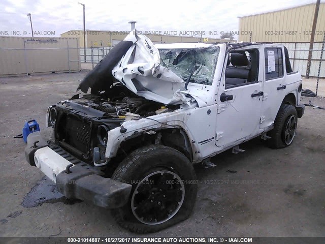 1C4BJWEG0CL280777 - 2012 JEEP WRANGLER UNLIMITE SAHARA WHITE photo 2