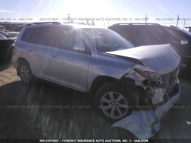 5TDZK3EH2CS077908 - 2012 TOYOTA HIGHLANDER SE SILVER photo 1