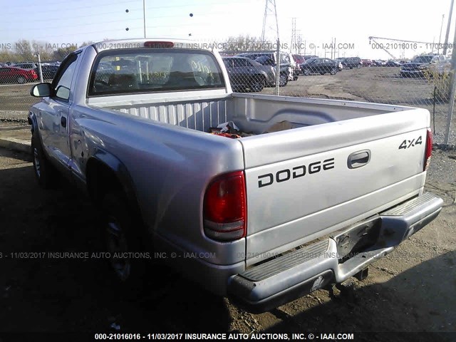 1B7GG16X32S570425 - 2002 DODGE DAKOTA SXT SILVER photo 3