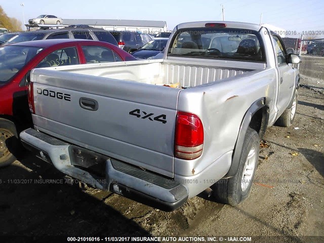 1B7GG16X32S570425 - 2002 DODGE DAKOTA SXT SILVER photo 4