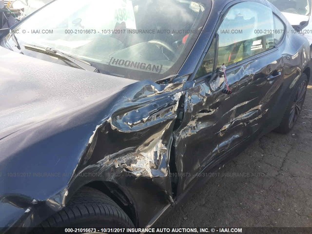 JF1ZNAA11G9707416 - 2016 TOYOTA SCION FR-S GRAY photo 6