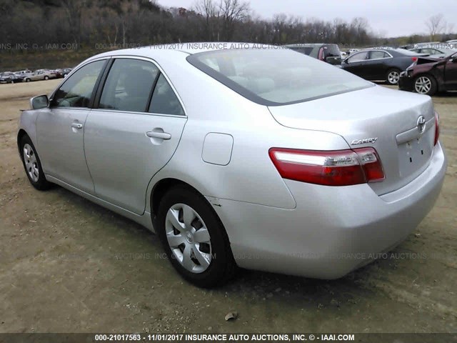 4T4BE46K59R060289 - 2009 TOYOTA CAMRY SE/LE/XLE SILVER photo 3