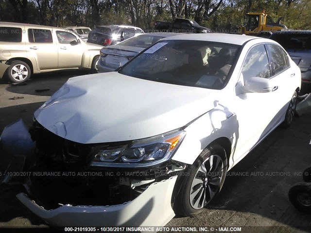 JHMCR6F37HC007088 - 2017 HONDA ACCORD HYBRID WHITE photo 2