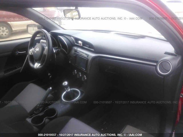 JTKJF5C73GJ021317 - 2016 TOYOTA SCION TC 红色 照片 5