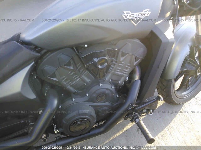 5VPFTB008H3002359 - 2017 VICTORY MOTORCYCLES OCTANE GRAY photo 8