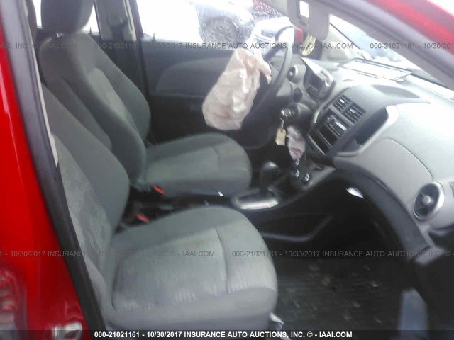 1G1JA5SH8G4151858 - 2016 CHEVROLET SONIC LS Qırmızı foto 5