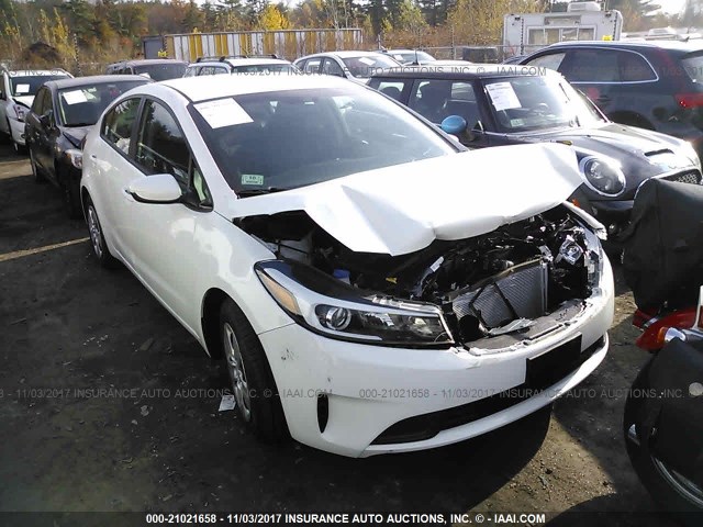 3KPFK4A70HE153715 - 2017 KIA FORTE LX WHITE photo 1