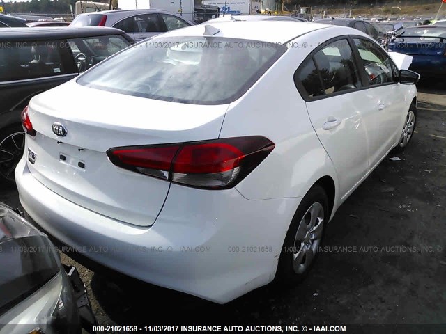 3KPFK4A70HE153715 - 2017 KIA FORTE LX WHITE photo 4