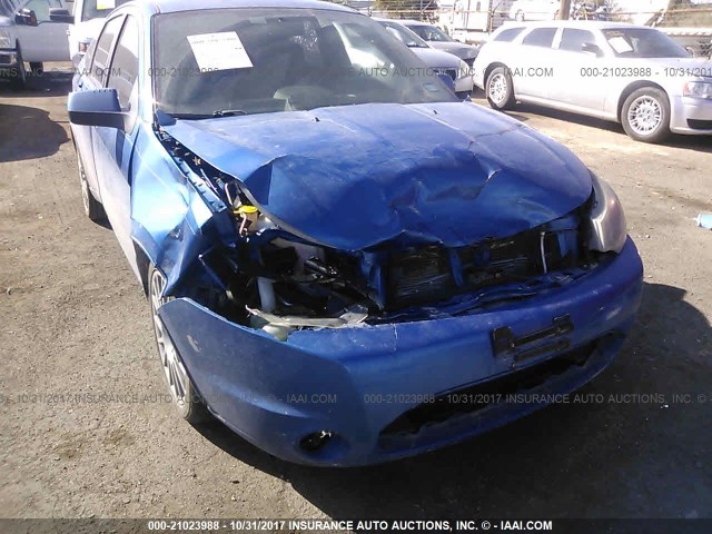 1FAHP3GNXAW204732 - 2010 FORD FOCUS SES BLUE photo 6