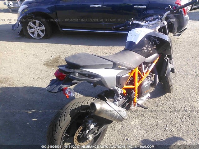 VBKLDT401EM761275 - 2014 KTM 690 DUKE BLACK photo 4