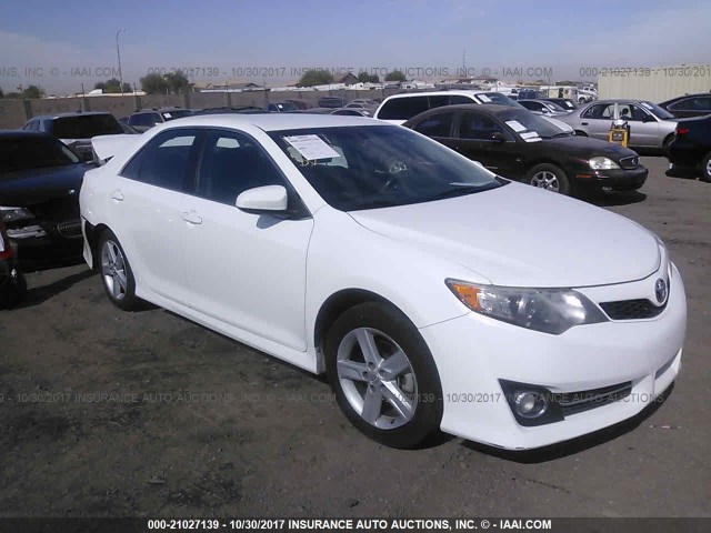 4T1BF1FK7EU783819 - 2014 TOYOTA CAMRY L/SE/LE/XLE 白色 照片 1