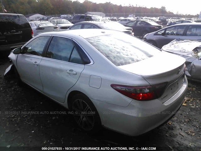 4T1BF1FK8GU192286 - 2016 TOYOTA CAMRY LE/XLE/SE/XSE თეთრი ფოტო 3
