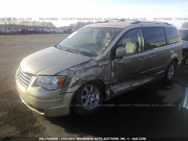 2A4RR8DXXAR481041 - 2010 CHRYSLER TOWN & COUNTRY TOURING PLUS GOLD photo 2