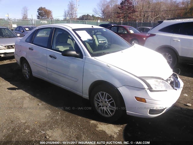 1FAFP34N17W131898 - 2007 FORD FOCUS ZX4/S/SE/SES 白色 照片 1