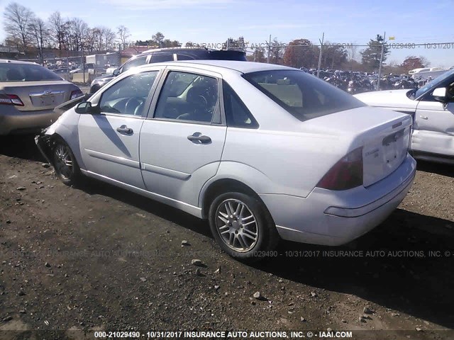 1FAFP34N17W131898 - 2007 FORD FOCUS ZX4/S/SE/SES 白色 照片 3