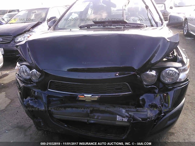 1G1JA5SHXG4164188 - 2016 CHEVROLET SONIC LS შავი ფოტო 6
