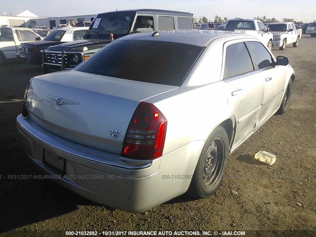 2C3KA63H86H160033 - 2006 CHRYSLER 300C SILVER photo 4