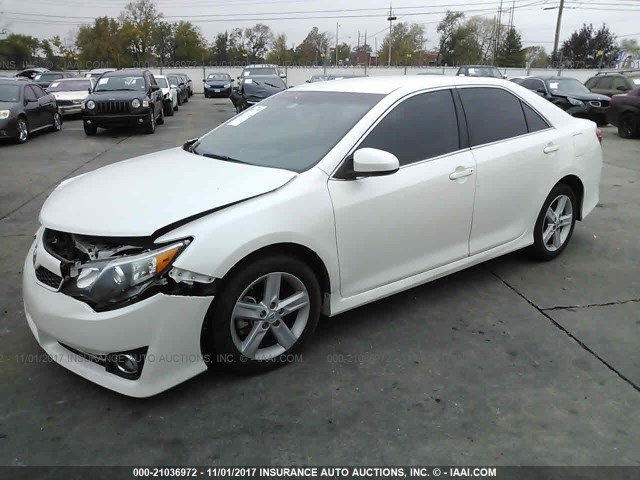 4T1BF1FK1EU428404 - 2014 TOYOTA CAMRY L/SE/LE/XLE 白色 照片 2
