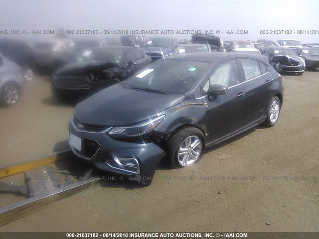 3G1BE6SM1HS576366 - 2017 CHEVROLET CRUZE LT GRAY photo 2