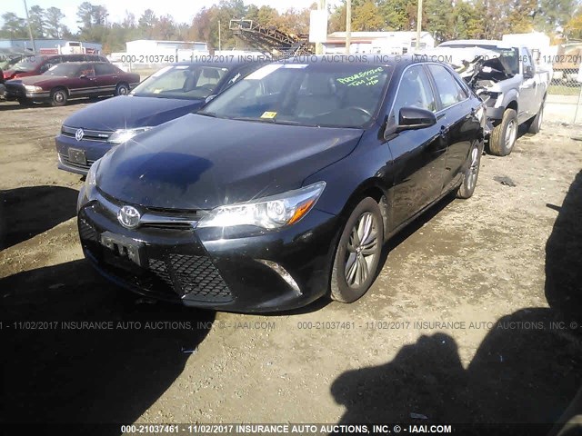 4T1BF1FK9FU077002 - 2015 TOYOTA CAMRY LE/XLE/SE/XSE BLACK photo 2