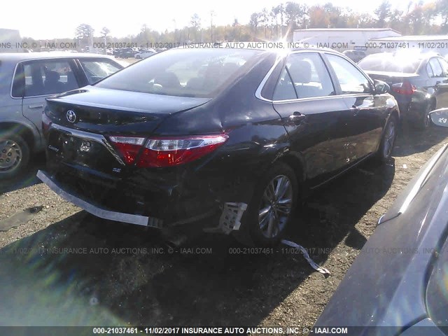 4T1BF1FK9FU077002 - 2015 TOYOTA CAMRY LE/XLE/SE/XSE BLACK photo 4