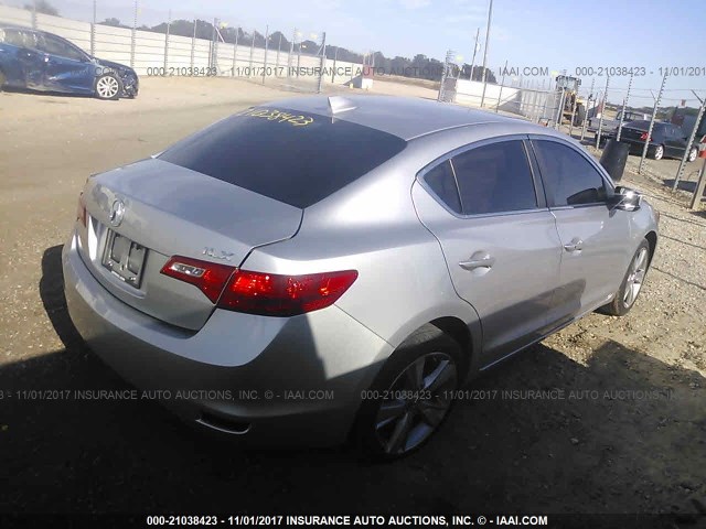 19VDE1F77DE012357 - 2013 ACURA ILX 20 TECH SILVER photo 4