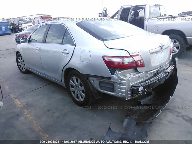 4T4BE46K69R115381 - 2009 TOYOTA CAMRY SE/LE/XLE SILVER photo 3