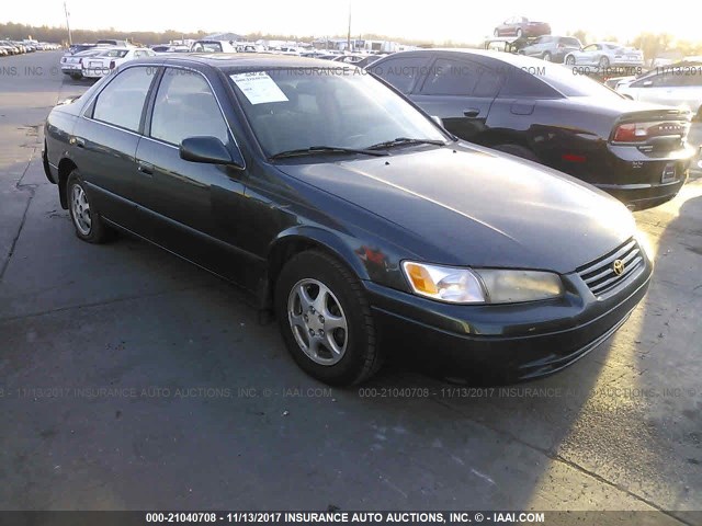 JT2BG22K3W0107611 - 1998 TOYOTA CAMRY CE/LE/XLE მწვანე ფოტო 1