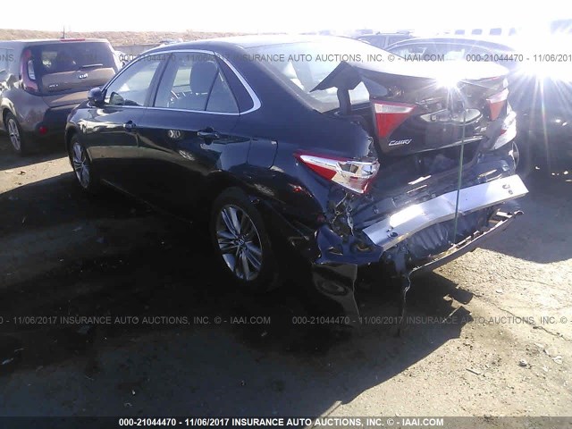 4T1BF1FK6GU178998 - 2016 TOYOTA CAMRY LE/XLE/SE/XSE BLACK photo 3