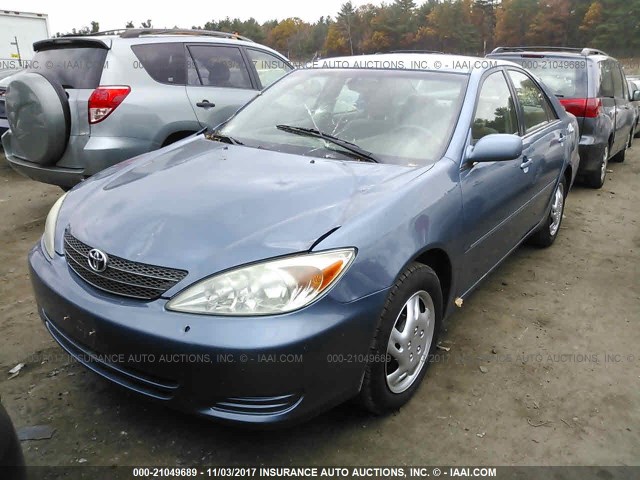 4T1BE30K42U604560 - 2002 TOYOTA CAMRY LE/XLE/SE BLUE photo 2