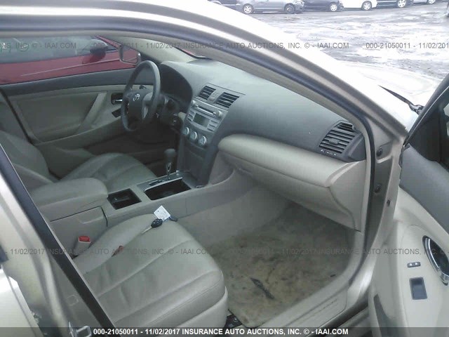 4T1BE46K89U345336 - 2009 TOYOTA CAMRY SE/LE/XLE TAN photo 5