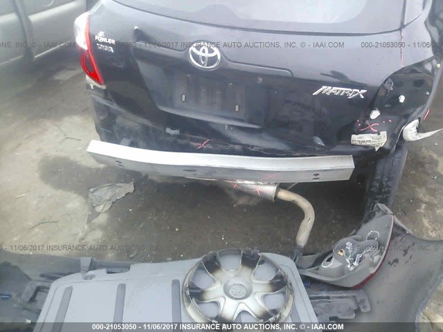 2T1KU4EE3AC280349 - 2010 TOYOTA COROLLA MATRIX  BLACK photo 6