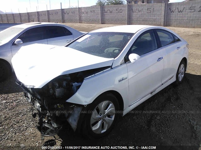 KMHEC4A46DA075027 - 2013 HYUNDAI SONATA HYBRID WHITE photo 2