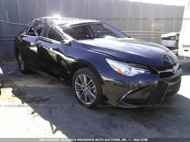 4T1BF1FK3FU900684 - 2015 TOYOTA CAMRY LE/XLE/SE/XSE შავი ფოტო 1