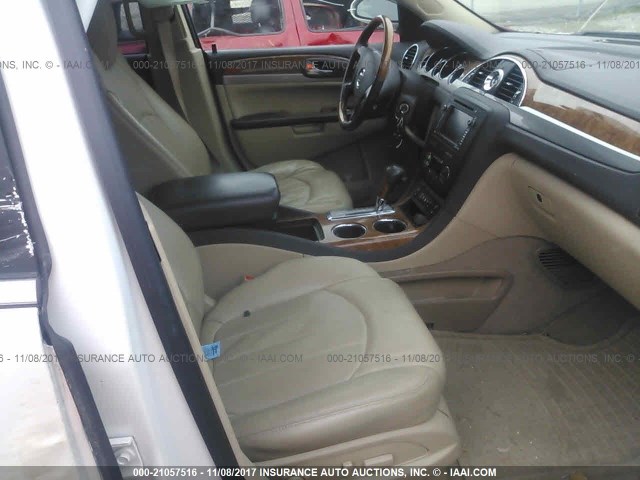 5GAKVCED4BJ294640 - 2011 BUICK ENCLAVE CXL თეთრი ფოტო 5