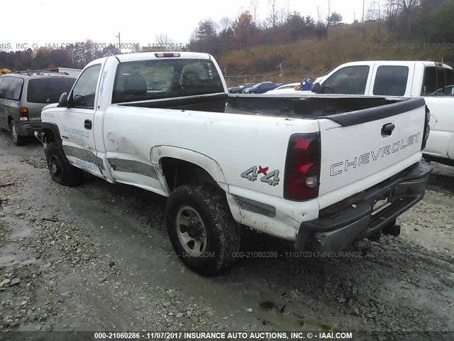 1GCHK34UX4E321855 - 2004 CHEVROLET SILVERADO K3500 WHITE photo 3