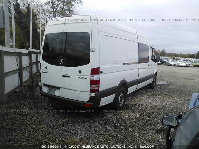 WD3PE8CCXC5714594 - 2012 MERCEDES-BENZ SPRINTER 2500 WHITE photo 4