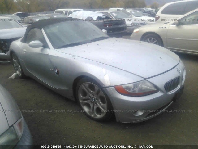 4USBT53453LT21394 - 2003 BMW Z4 3.0 SILVER photo 1