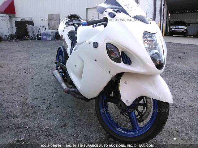 JS1GW71A732104503 - 2003 SUZUKI GSX1300 R WHITE photo 1