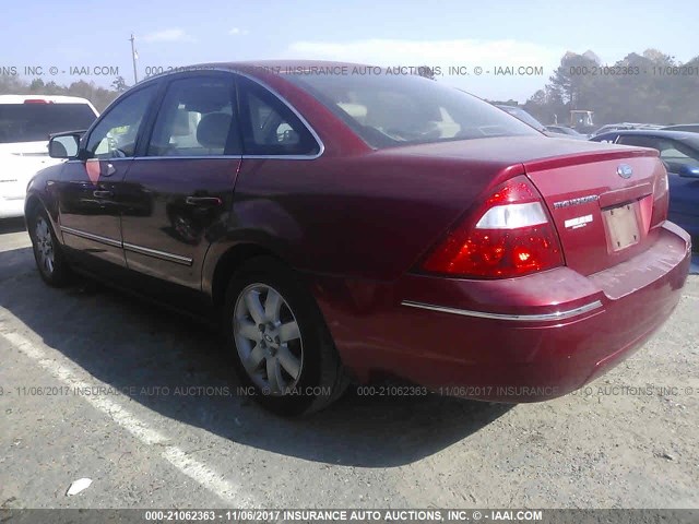 1FAFP24155G129148 - 2005 FORD FIVE HUNDRED SEL RED photo 3